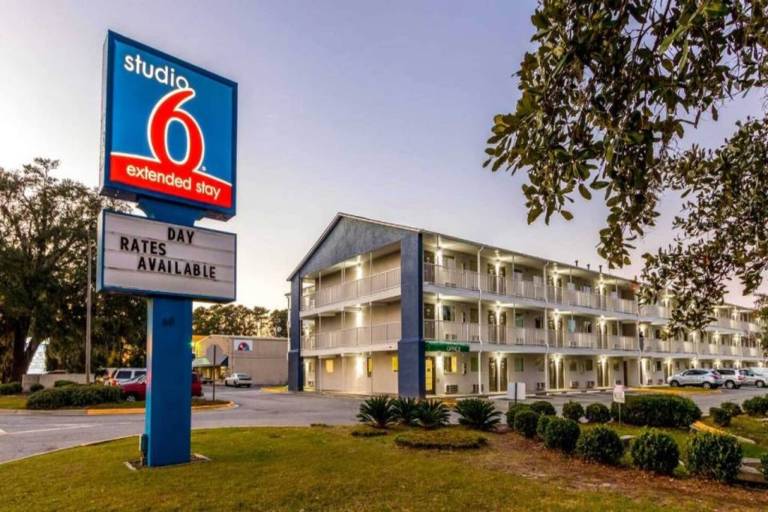 Apartment  Avalon/Oglethorpe Mall Area