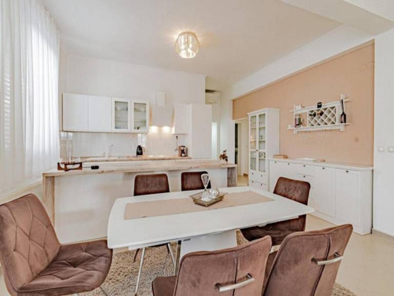 Fully equipped charming villa with terrace, yard & private pool | Sea view | Close to the beach | Pets are welcome — photo 4