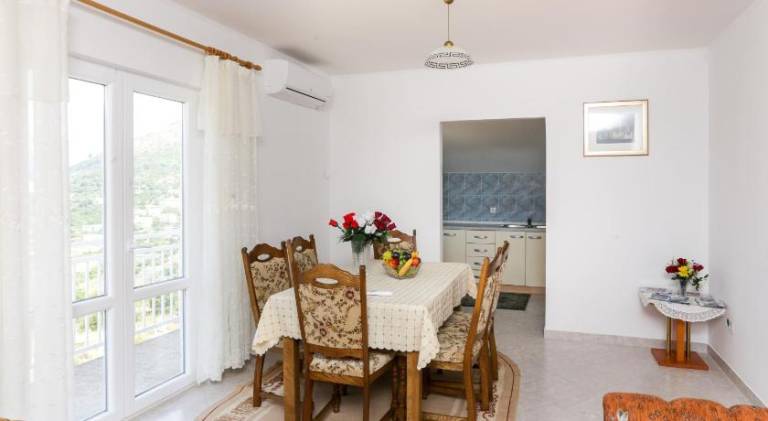 Pleasant apartment with terrace | Pet-friendly — photo 2