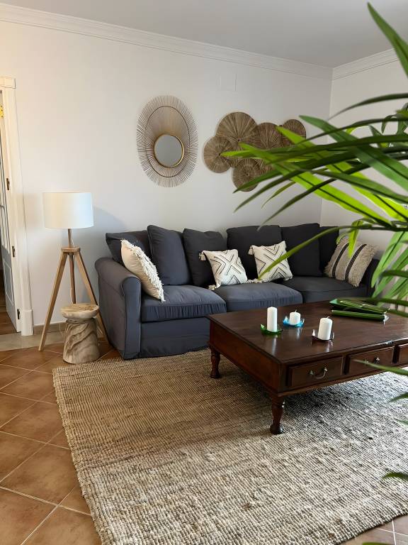 Fully equipped apartment with pool, patio & fast internet | Sea view | Next to the beach | Good for workation | Pets are welcome — photo 2