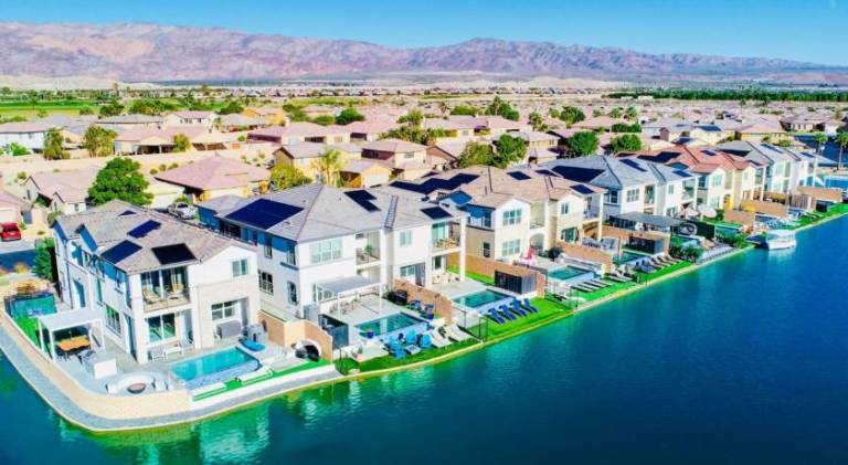 Spacious house with jacuzzi & pool | Good for workation | Pets are welcome in Indio, CA