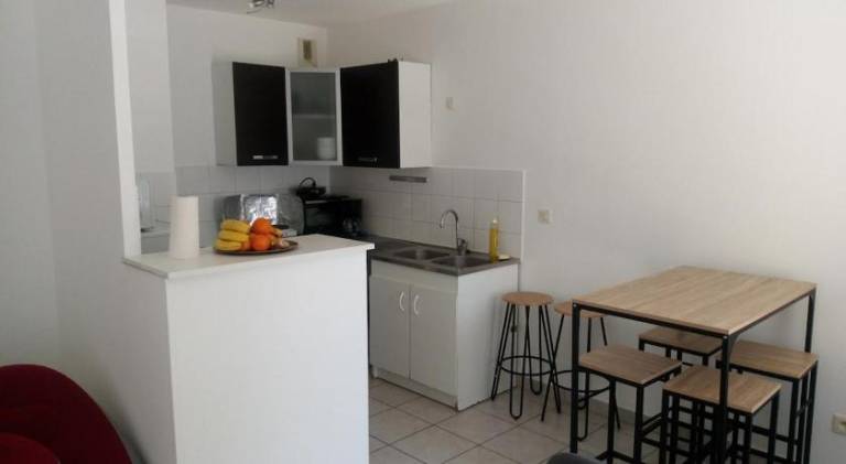 Air-conditioned 2 bedroom duplex apartment 5 people — photo 4