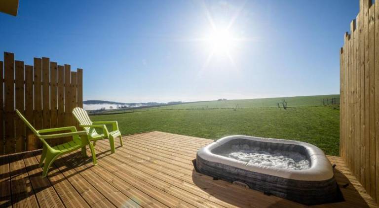 Lodge with garden, jacuzzi & terrace in Haguenau
