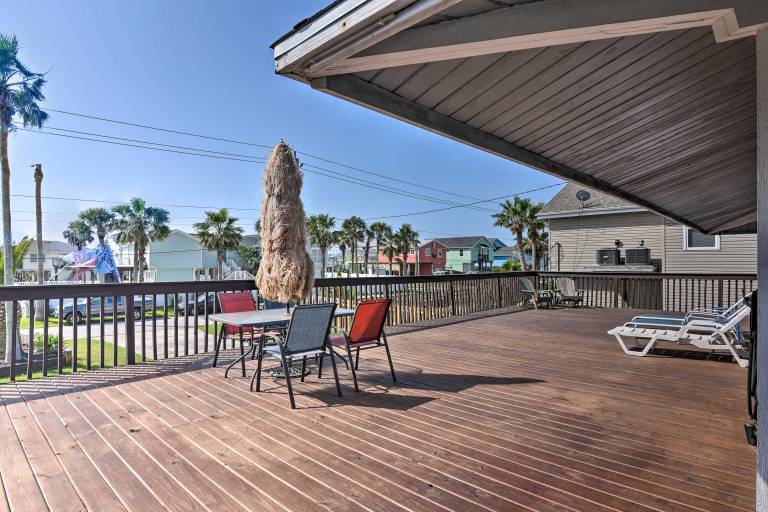 Walk to Sea Isle Beach: Canal-Front Gem w/ Pool — photo 2