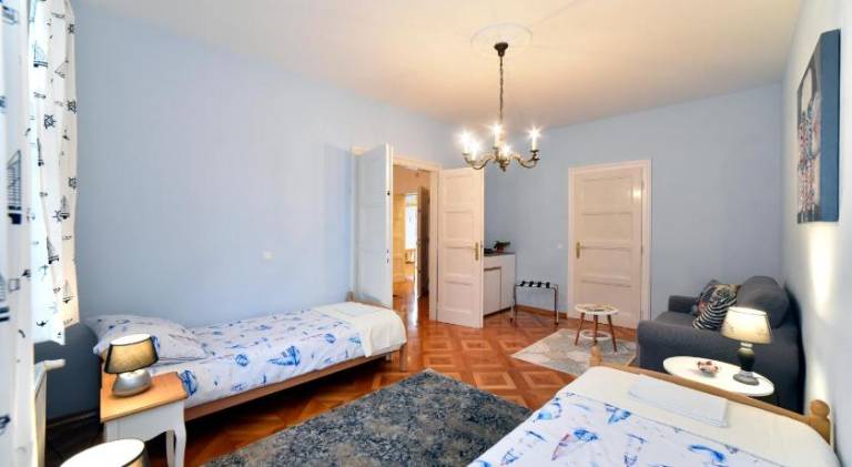 Rental apartment with 2 rooms for 6 persons — photo 2