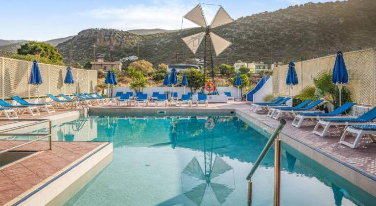 Child-friendly serviced apartment with patio, pool & garden | Pets are welcome — photo 3