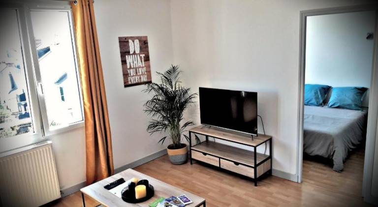 Apartment with 1 room for 4 persons in Malakoff
