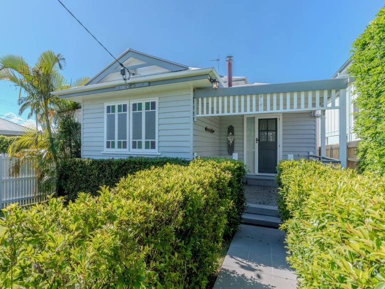 House Moffat Beach
