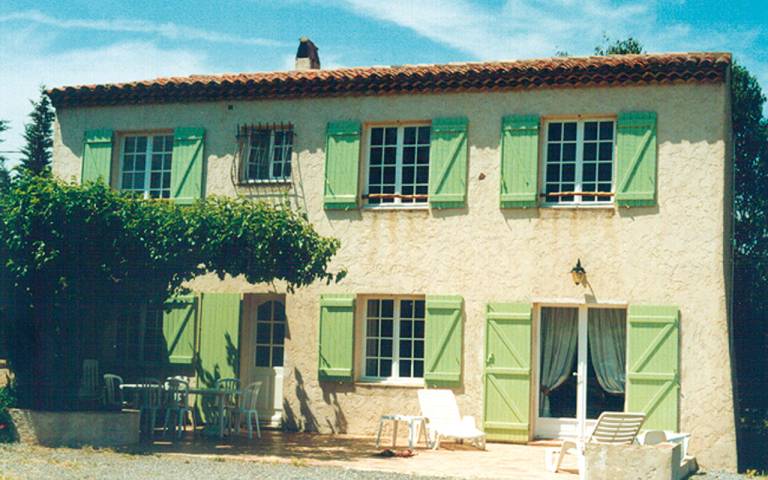 Fully equipped lovely gite with terrace, BBQ & yard | Dogs allowed in Grimaud