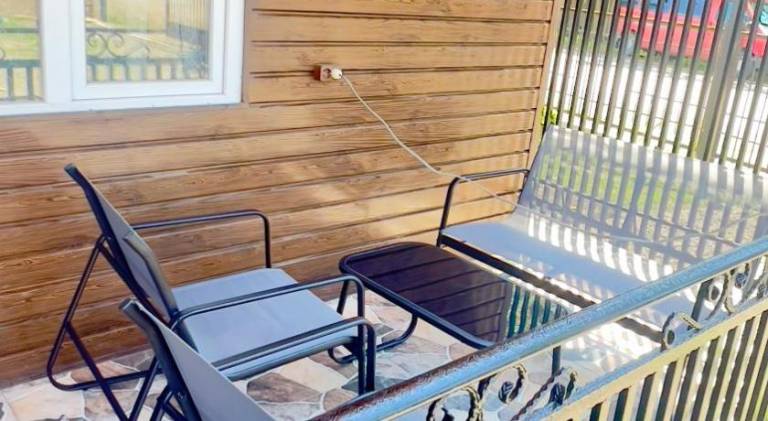 Vacation home with pool — photo 2