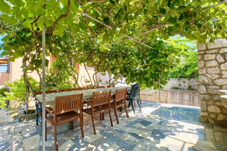 Charming apartment with garden, terrace & barbeque | Pets allowed — photo 2