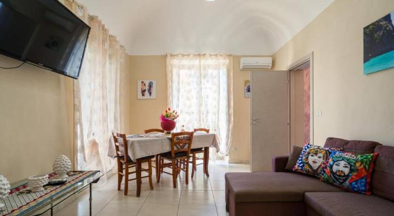 Lovely apartment | Close to Catania Cathedral | Dogs allowed in Catania