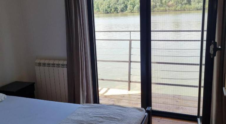B&B Botel Charlie in Belgrade