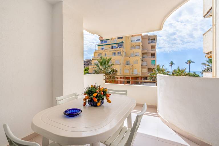 Pleasant rental apartment with patio, fast internet & pool | Garden view | Next to the beach | Dogs allowed — photo 3