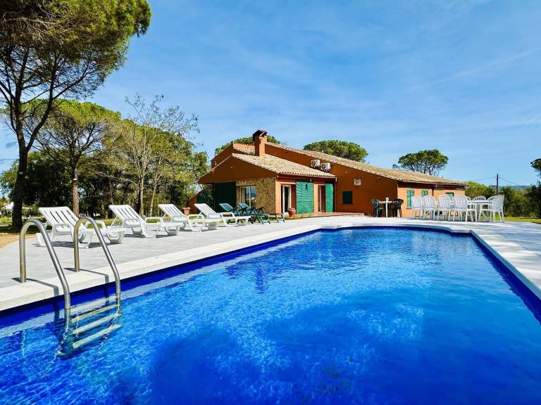 Villa Llagostera
