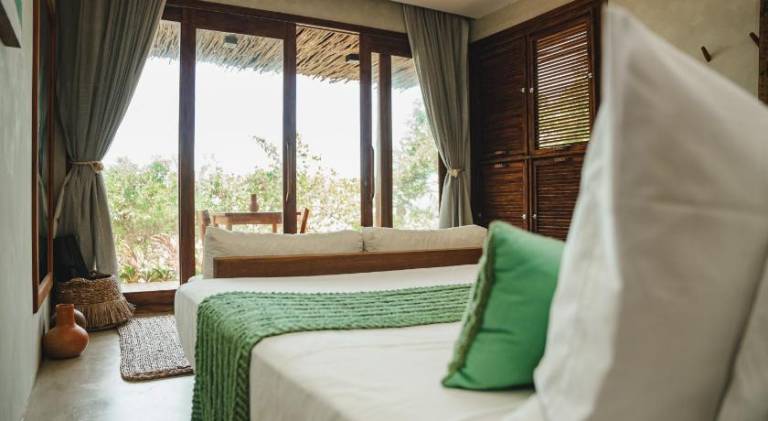 Serviced apartment with garden, patio & pool | Suitable for remote work | Dogs allowed — photo 2