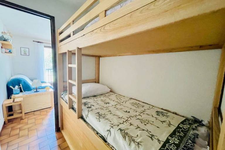 Holiday apartment with 1 room for 5 persons — photo 5