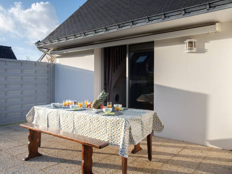 Fully equipped nice vacation home with yard & patio | Next to the beach | Pet-friendly — photo 5