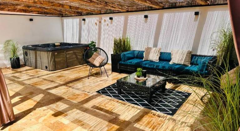 Pleasant vacation home with hot tub | Pets are welcome — photo 3