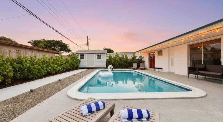 House with barbecue & private pool | Suitable for remote work in Melrose