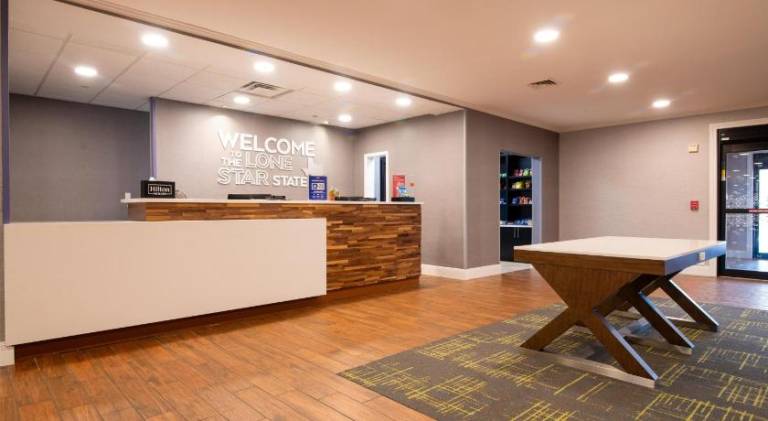Hampton Inn & Suites College Station/US 6-East Bypass — photo 5