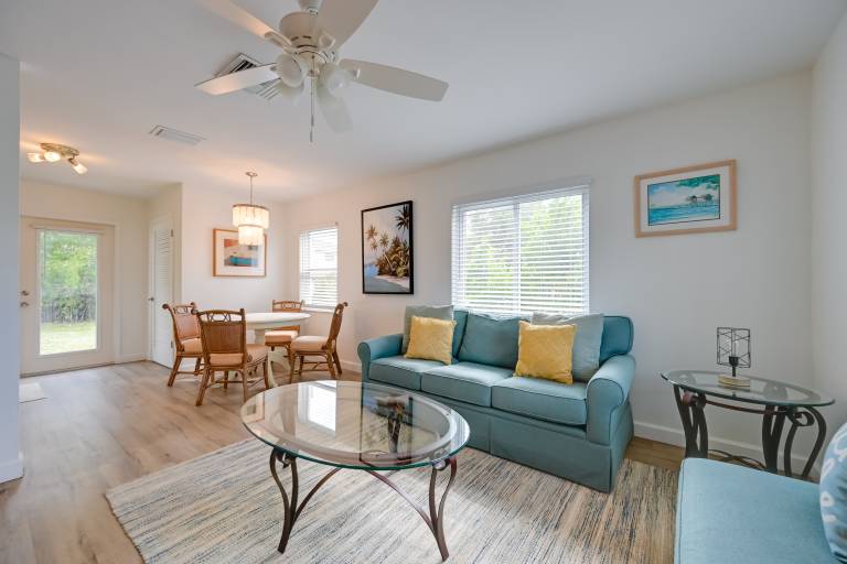 Cozy & Bright Naples Abode w/ Community Amenities! in Naples, FL