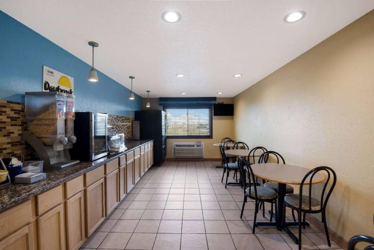 Days Inn by Wyndham Ankeny - Des Moines — photo 5