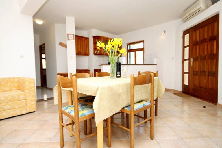 Two bedroom apartment with terrace and sea view Ivan Dolac, Hvar (A-592-a) — photo 4