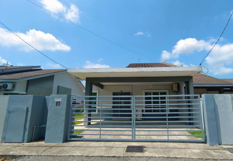 2500 m&sup2; Ferienhaus
