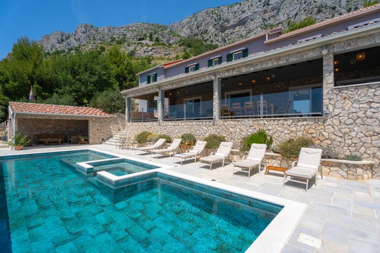 Fully equipped villa with BBQ, garden & private pool | Water view | Pets allowed — photo 4