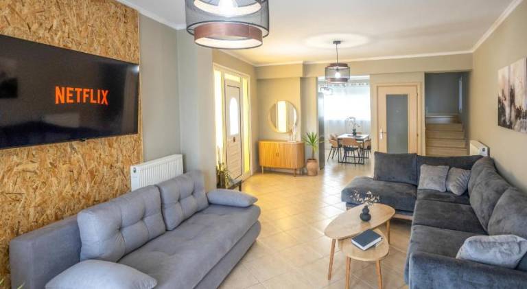 Fully equipped charming villa with hot tub, yard & barbecue | Next to the beach | Pets are welcome — photo 2