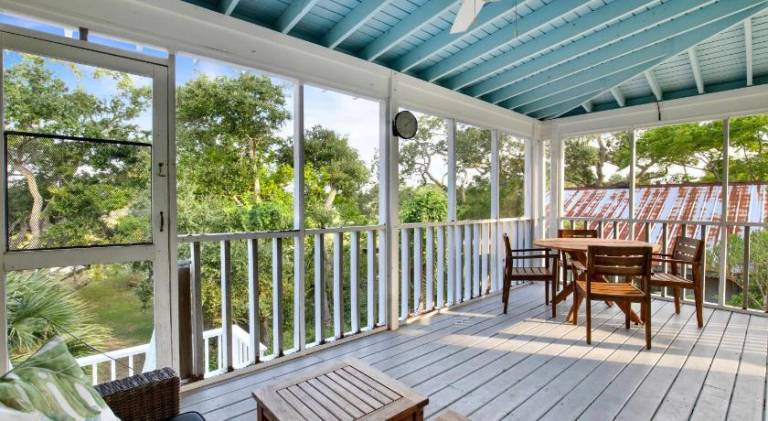 Vacation home with pool — photo 5