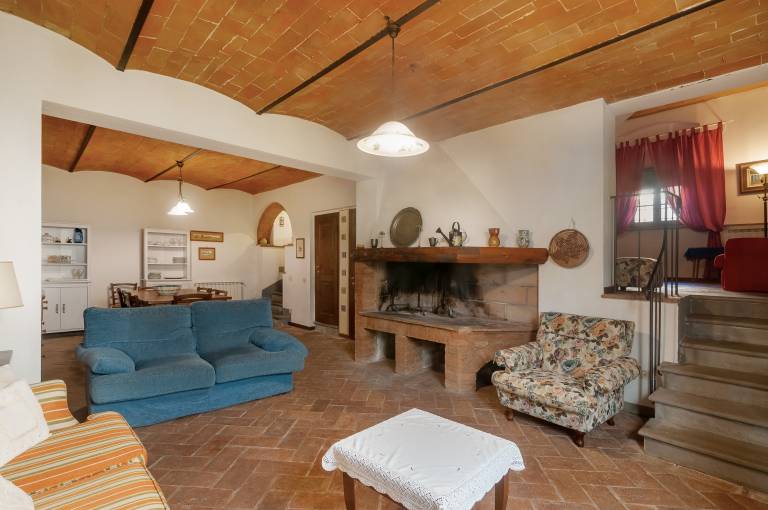 Limonaia – Elegant Tuscan Apartment with Spacious Rooms, Pool, and Relaxation — photo 3