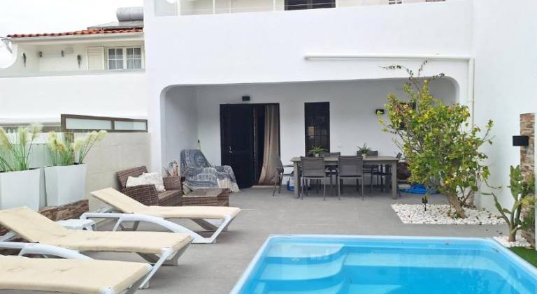 Fully equipped charming vacation home with yard, BBQ & pool | Dogs allowed — photo 3