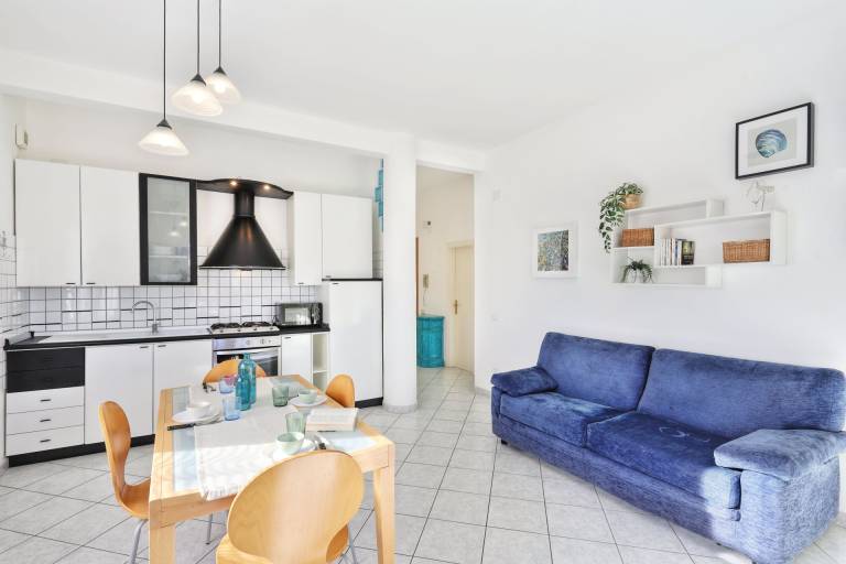 Apartment with terrace — photo 2