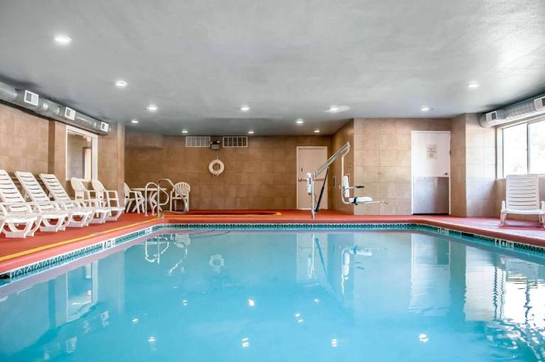 Comfort Suites Albuquerque/North Journal Center — photo 2