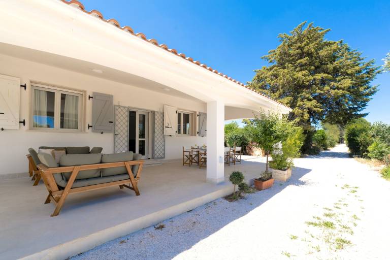 Fully equipped charming villa with private pool, grill & garden | Dogs allowed — photo 4