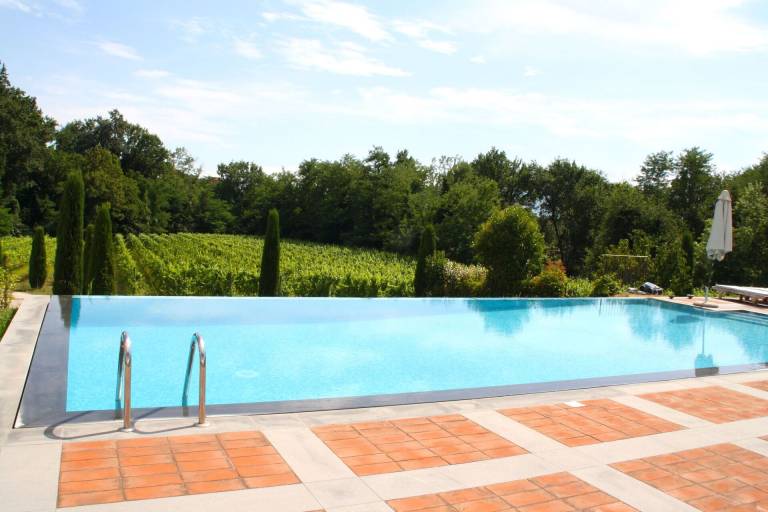 Villa with yard, barbeque & terrace — photo 3