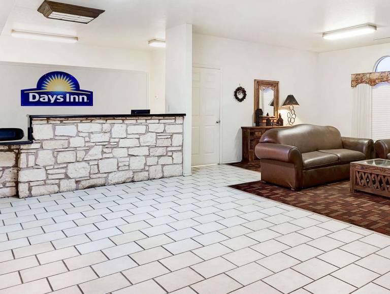 Days Inn by Wyndham San Angelo — photo 4