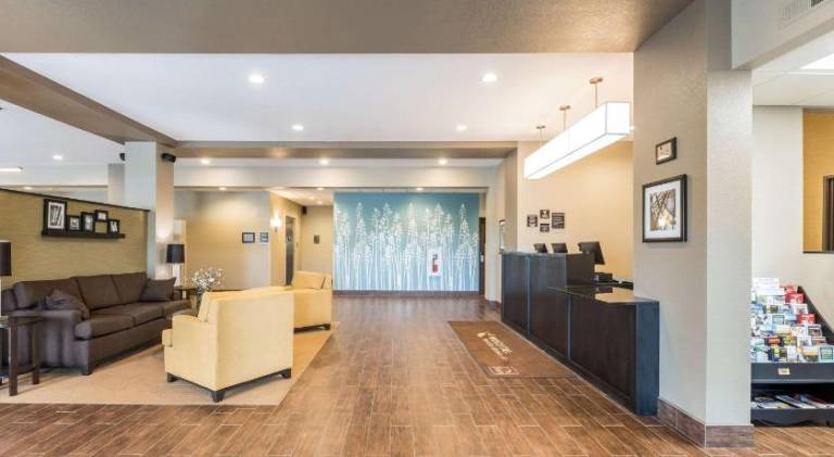 Sleep Inn & Suites West Des Moines near Jordan Creek — photo 2
