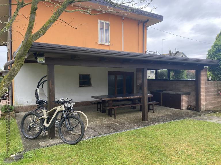 Family-oriented wonderful rental apartment with garden & barbeque | Garden view | Pets are welcome — photo 4