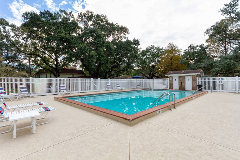Quiet Condo 10 Mi to Dtwn Pensacola