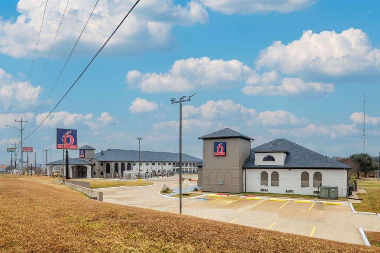 Studio 6 Suites Brenham, TX — photo 5