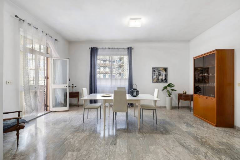 Rental apartment with terrace — photo 2
