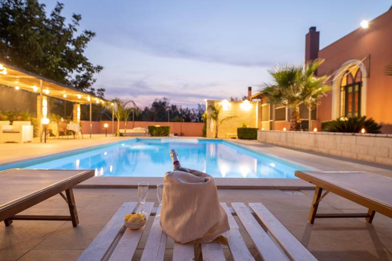 Villa with BBQ, private pool & yard — photo 2