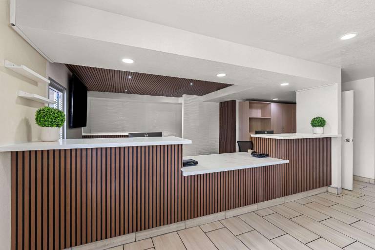 Econo Lodge Stockton near I-5 Fairgrounds — photo 4