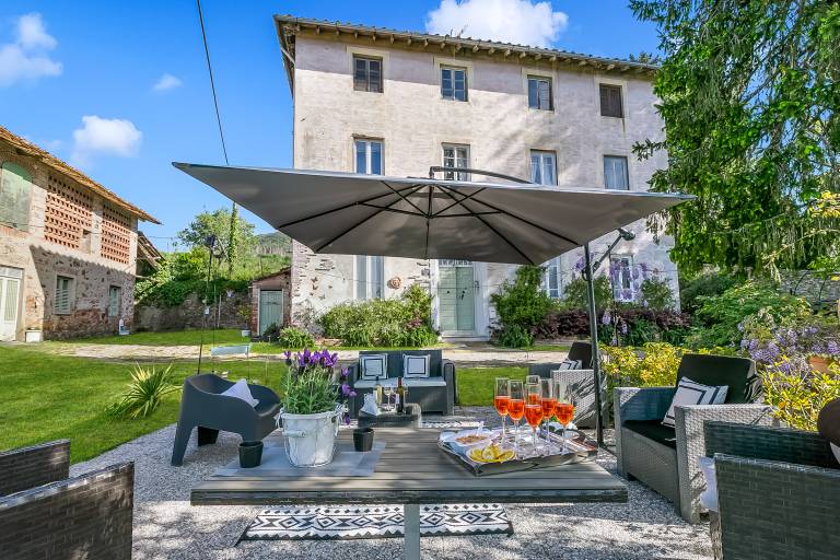 Romantic Pet Friendly Apt near Lucca&Sea in Pieve Santo Stefano