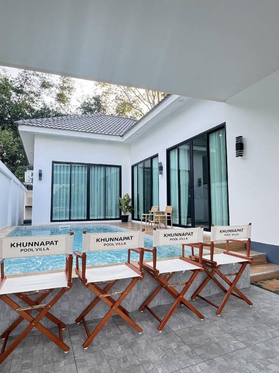 Villa with BBQ & patio in Chonburi