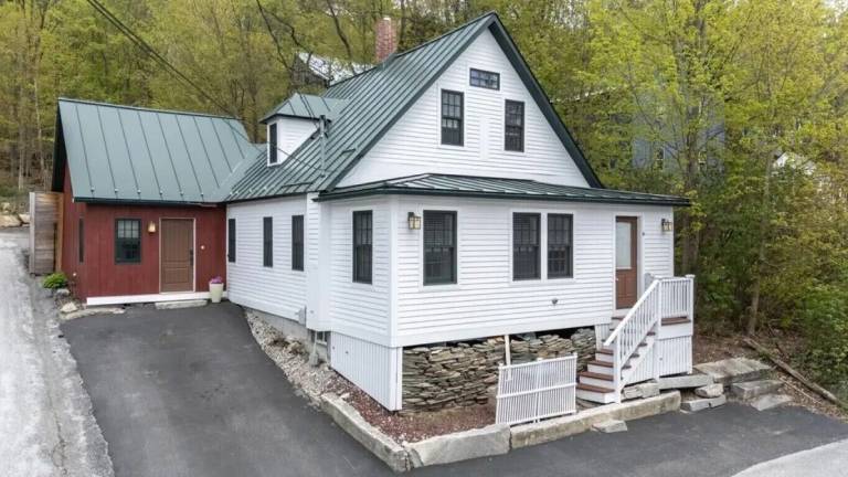House Lake Sunapee