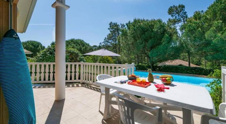 Villa with terrace, garden & private pool | Pets allowed — photo 5